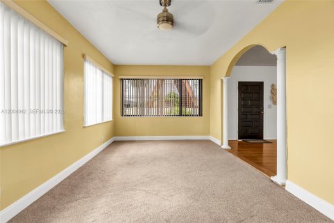 Casa en venta en Miami, Florida, 2 dormitorios, 73.58 m2 № 2070501 - foto 10