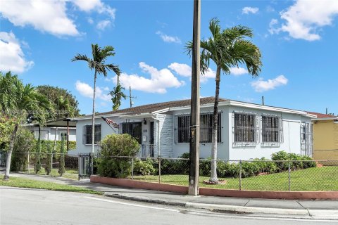 Casa en venta en Miami, Florida, 2 dormitorios, 73.58 m2 № 2070501 - foto 3