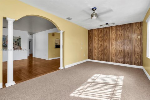 Casa en venta en Miami, Florida, 2 dormitorios, 73.58 m2 № 2070501 - foto 8