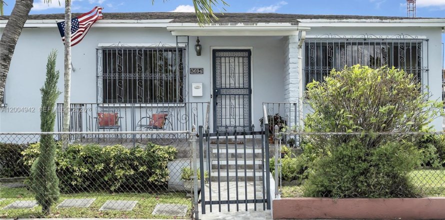 Casa en Miami, Florida 2 dormitorios, 73.58 m2 № 2070501