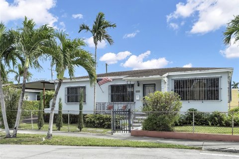 Casa en venta en Miami, Florida, 2 dormitorios, 73.58 m2 № 2070501 - foto 2