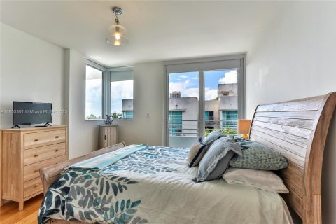 Condo in Miami Beach, Florida, 2 bedrooms № 1896015 - photo 4