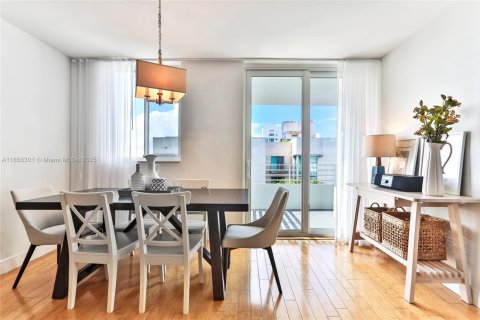 Condo in Miami Beach, Florida, 2 bedrooms № 1896015 - photo 10