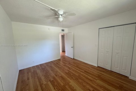 Condo in Plantation, Florida, 2 bedrooms  № 1806202 - photo 12