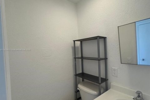 Condo in Plantation, Florida, 2 bedrooms  № 1806202 - photo 15