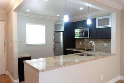 Copropriété à louer à Miami, Floride: 1 chambre, 66.15 m2 № 1953312 - photo 5