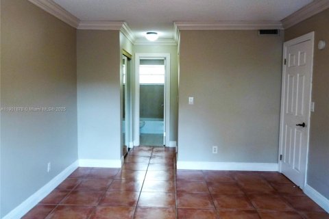 Copropriété à louer à Miami, Floride: 1 chambre, 66.15 m2 № 1953312 - photo 11