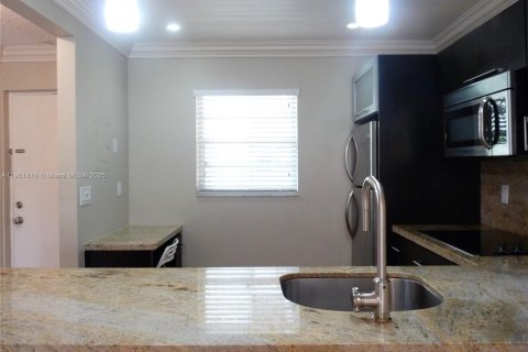 Copropriété à louer à Miami, Floride: 1 chambre, 66.15 m2 № 1953312 - photo 6