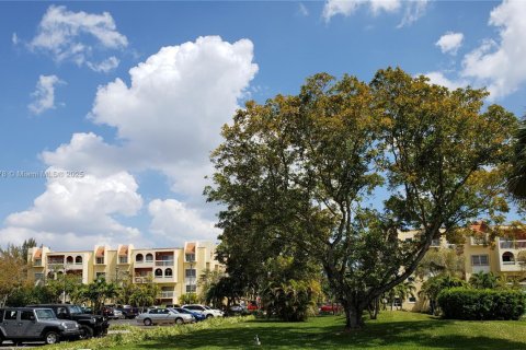 Copropriété à louer à Miami, Floride: 1 chambre, 66.15 m2 № 1953312 - photo 16