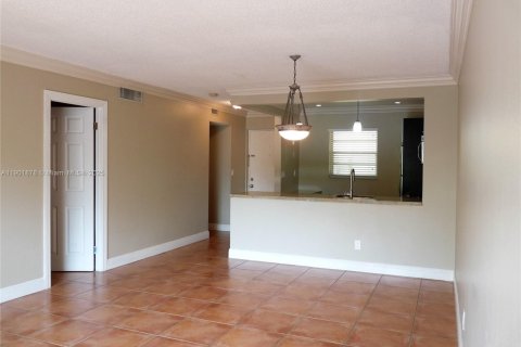 Copropriété à louer à Miami, Floride: 1 chambre, 66.15 m2 № 1953312 - photo 4