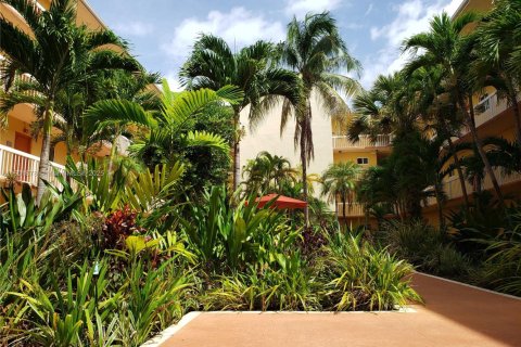 Copropriété à louer à Miami, Floride: 1 chambre, 66.15 m2 № 1953312 - photo 13