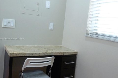Copropriété à louer à Miami, Floride: 1 chambre, 66.15 m2 № 1953312 - photo 8