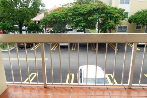 Copropriété à louer à Miami, Floride: 1 chambre, 66.15 m2 № 1953312 - photo 3