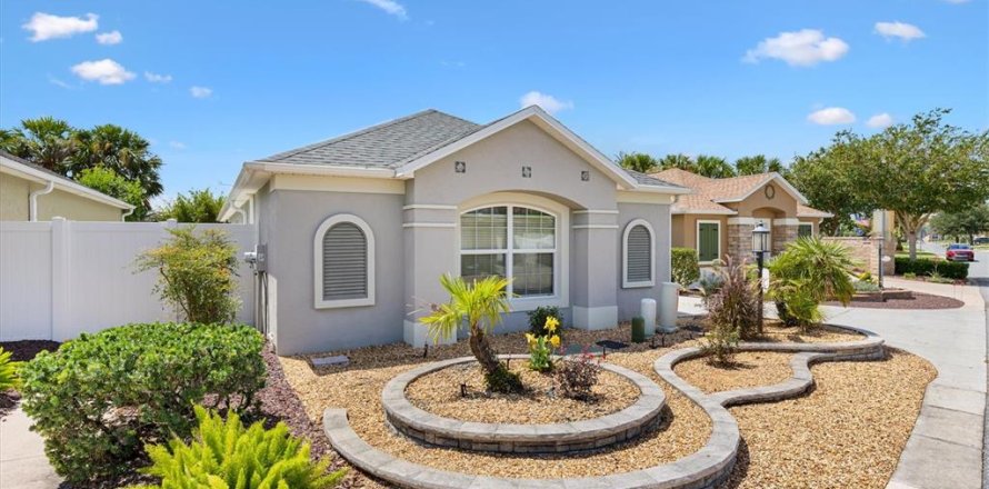 Villa ou maison à The Villages, Floride 3 chambres, 126.07 m2 № 2411623