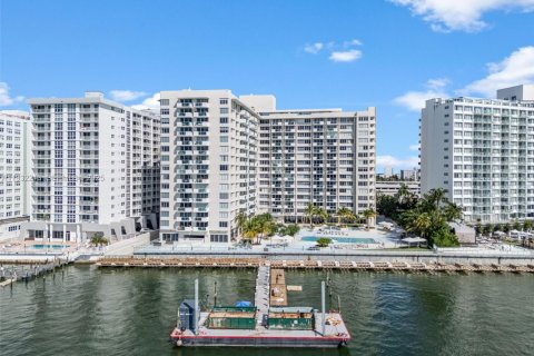 Propiedad comercial en venta en Miami Beach, Florida № 1990796 - foto 6