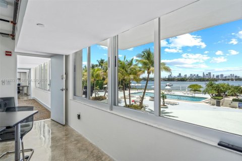 Propiedad comercial en venta en Miami Beach, Florida № 1990796 - foto 21