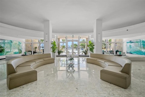 Propiedad comercial en venta en Miami Beach, Florida № 1990796 - foto 13