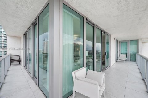 Condo in Sunny Isles Beach, Florida, 3 bedrooms  № 1895878 - photo 25