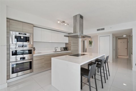 Condo in Sunny Isles Beach, Florida, 3 bedrooms  № 1895878 - photo 8
