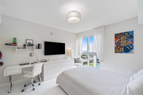 Condo in Sunny Isles Beach, Florida, 3 bedrooms  № 1895878 - photo 18