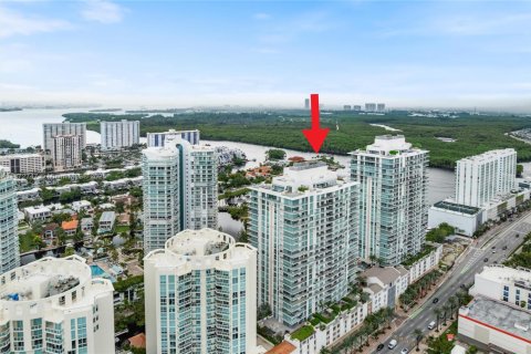 Condo in Sunny Isles Beach, Florida, 3 bedrooms  № 1895878 - photo 29