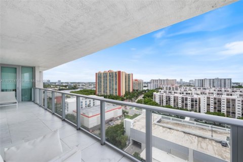 Condo in Sunny Isles Beach, Florida, 3 bedrooms  № 1895878 - photo 24