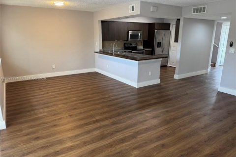 Adosado en alquiler en Plantation, Florida, 2 dormitorios, 86.4 m2 № 2078001 - foto 3