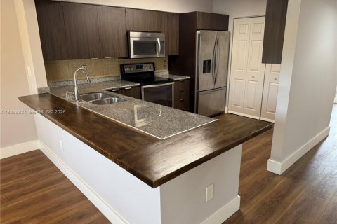 Adosado en alquiler en Plantation, Florida, 2 dormitorios, 86.4 m2 № 2078001 - foto 4