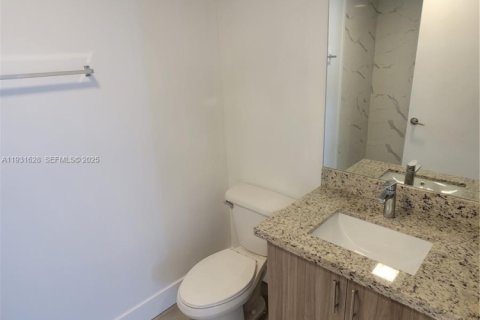 Apartamento en alquiler en Miami, Florida, 2 dormitorios, 2732.53 m2 № 1990329 - foto 6