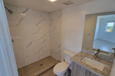 Apartamento en alquiler en Miami, Florida, 2 dormitorios, 2732.53 m2 № 1990329 - foto 9