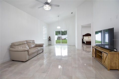 Casa en venta en Tampa, Florida, 4 dormitorios, 201.97 m2 № 2225582 - foto 11