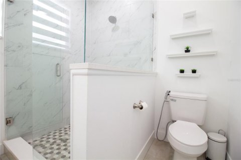 Casa en venta en Tampa, Florida, 4 dormitorios, 201.97 m2 № 2225582 - foto 18