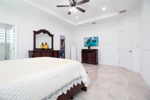 Casa en venta en Tampa, Florida, 4 dormitorios, 201.97 m2 № 2225582 - foto 16