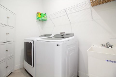 Casa en venta en Tampa, Florida, 4 dormitorios, 201.97 m2 № 2225582 - foto 26