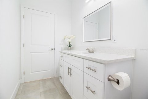Casa en venta en Tampa, Florida, 4 dormitorios, 201.97 m2 № 2225582 - foto 21