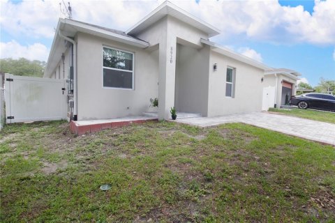Casa en venta en Tampa, Florida, 4 dormitorios, 201.97 m2 № 2225582 - foto 2