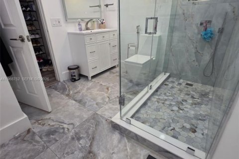 Condominio en alquiler en Miami, Florida, 1 dormitorio, 77.95 m2 № 2031861 - foto 14