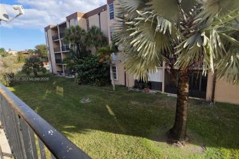 Condominio en alquiler en Miami, Florida, 1 dormitorio, 77.95 m2 № 2031861 - foto 9