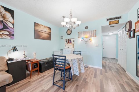 Condo in Margate, Florida, 1 bedroom  № 2068434 - photo 8