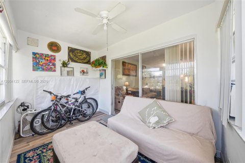 Condo in Margate, Florida, 1 bedroom  № 2068434 - photo 9