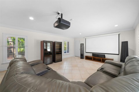 Villa ou maison à vendre à Pinecrest, Floride: 5 chambres, 439.61 m2 № 2064722 - photo 8