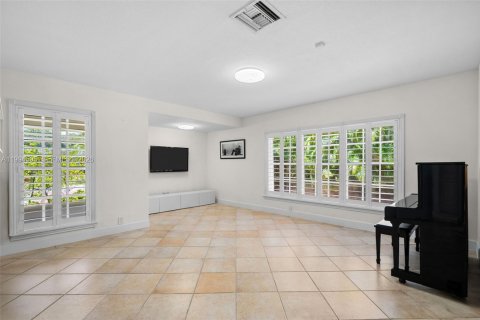 Villa ou maison à vendre à Pinecrest, Floride: 5 chambres, 439.61 m2 № 2064722 - photo 23