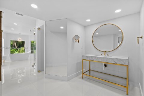 Villa ou maison à vendre à Pinecrest, Floride: 5 chambres, 439.61 m2 № 2064722 - photo 11