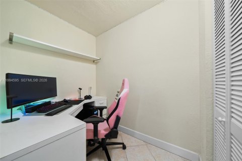 Villa ou maison à vendre à Pinecrest, Floride: 5 chambres, 439.61 m2 № 2064722 - photo 20