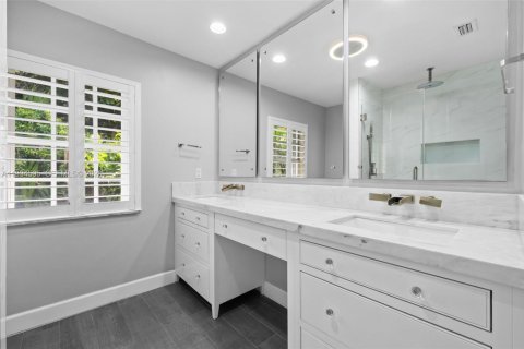 Villa ou maison à vendre à Pinecrest, Floride: 5 chambres, 439.61 m2 № 2064722 - photo 16