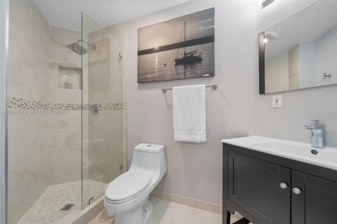 Villa ou maison à vendre à Pinecrest, Floride: 5 chambres, 439.61 m2 № 2064722 - photo 22