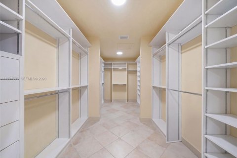 Villa ou maison à vendre à Pinecrest, Floride: 5 chambres, 439.61 m2 № 2064722 - photo 14