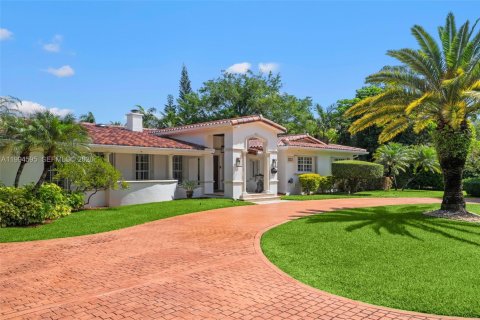 Villa ou maison à vendre à Pinecrest, Floride: 5 chambres, 439.61 m2 № 2064722 - photo 29