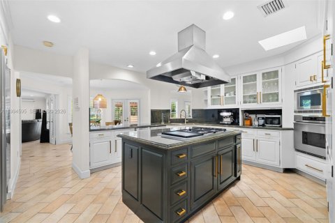 Villa ou maison à vendre à Pinecrest, Floride: 5 chambres, 439.61 m2 № 2064722 - photo 5