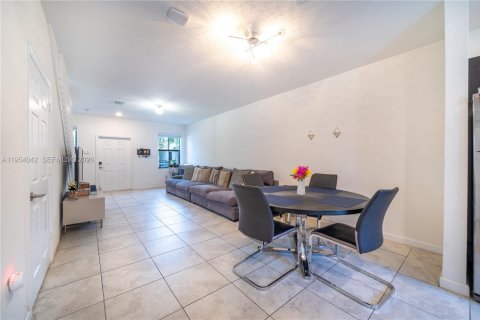 Touwnhouse à vendre à Fort Lauderdale, Floride: 3 chambres, 142.98 m2 № 2010109 - photo 6